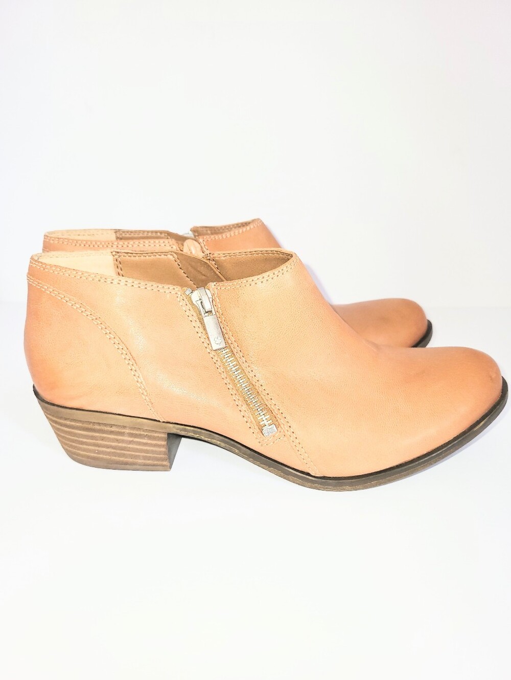 NWOT Lucky Brand Banda Side Zip Tan Leather Low Shaft Ankle Bootie Size 9